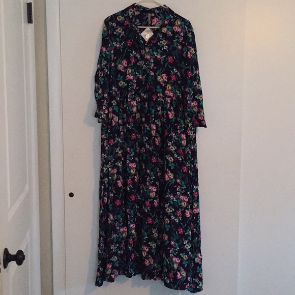 Floral Maxi Dress - Picture 4 of 4